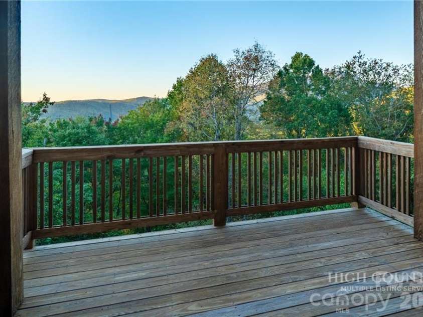 355 Ridge Haven Parkway, Banner Elk, NC 28604.  MLS# CAR4432289, YatesRealty ID 55205. 