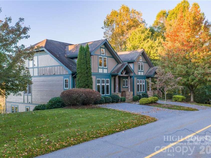 355 Ridge Haven Parkway, Banner Elk, NC 28604.  MLS# CAR4432289, YatesRealty ID 55205. 