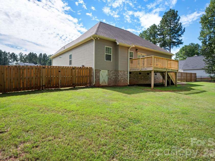 607 Zelkova Street, York, SC 29745.  MLS# CAR4425641, YatesRealty ID 55207. 