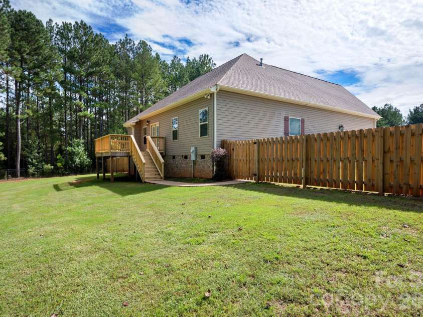 607 Zelkova Street, York, SC 29745.  MLS# CAR4425641, YatesRealty ID 55207. 