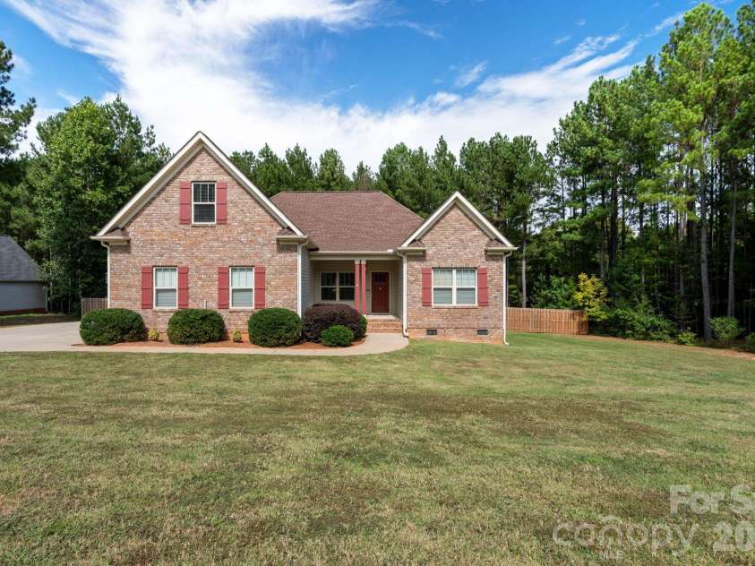 607 Zelkova Street, York, SC 29745.  MLS# CAR4425641, YatesRealty ID 55207. 