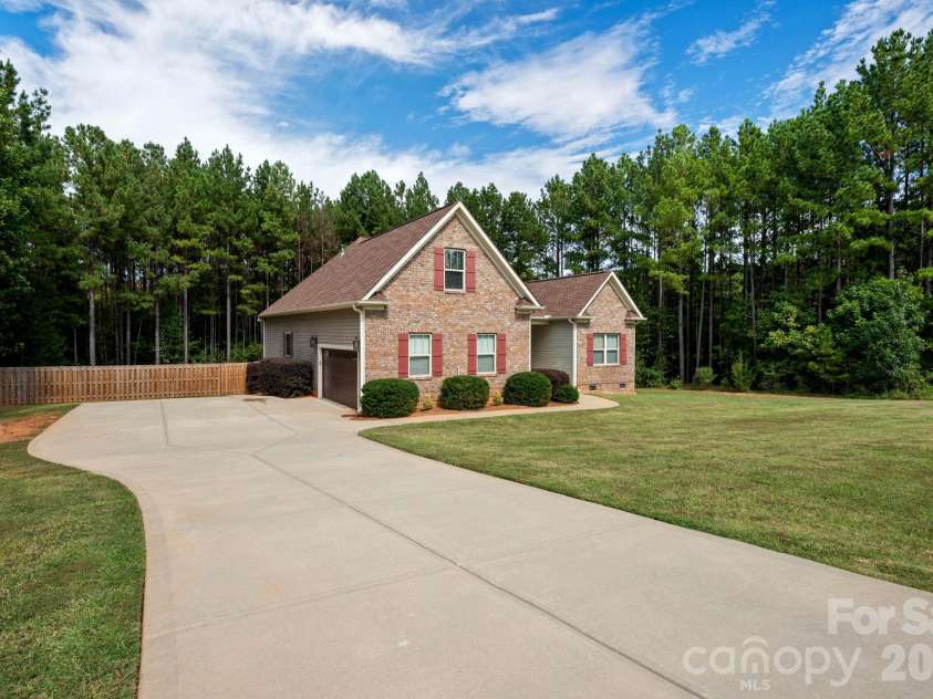 607 Zelkova Street, York, SC 29745.  MLS# CAR4425641, YatesRealty ID 55207. 