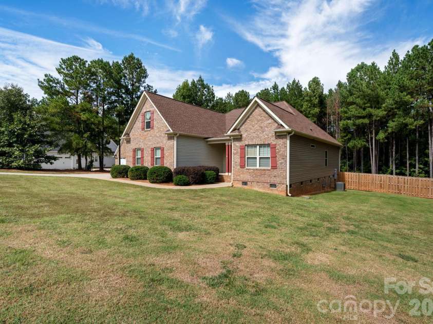 607 Zelkova Street, York, SC 29745.  MLS# CAR4425641, YatesRealty ID 55207. 