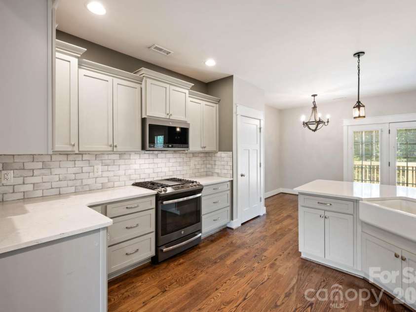 607 Zelkova Street, York, SC 29745.  MLS# CAR4425641, YatesRealty ID 55207. Kitchen main level