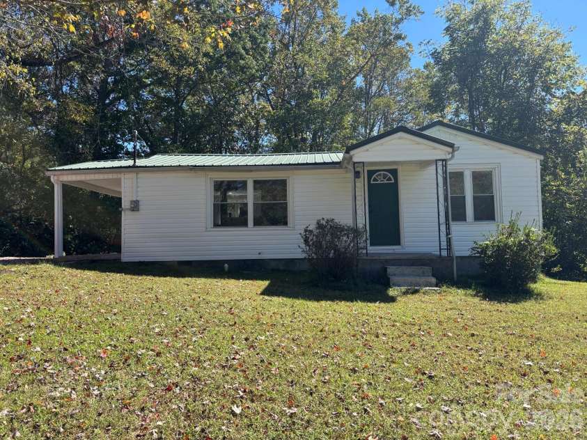 162 Phillips Lane, Spruce Pine, NC 28777.  MLS# CAR4432084, YatesRealty ID 55209. 