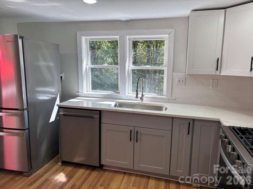 162 Phillips Lane, Spruce Pine, NC 28777.  MLS# CAR4432084, YatesRealty ID 55209. 
