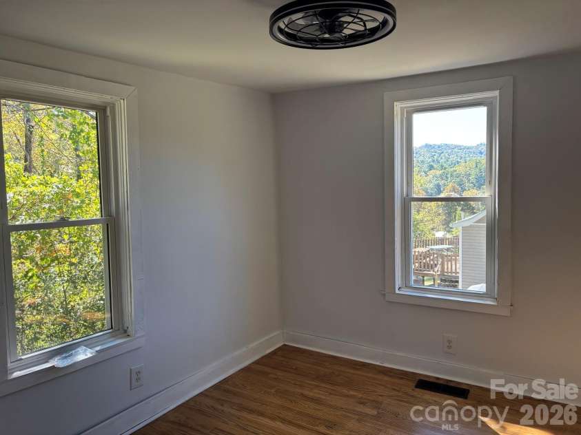 162 Phillips Lane, Spruce Pine, NC 28777.  MLS# CAR4432084, YatesRealty ID 55209. 