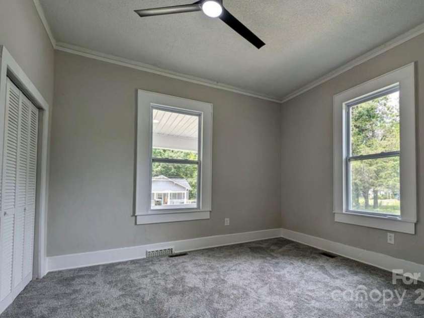 113 Brawley Street, Chester, SC 29706.  MLS# CAR4228176, YatesRealty ID 5521. 