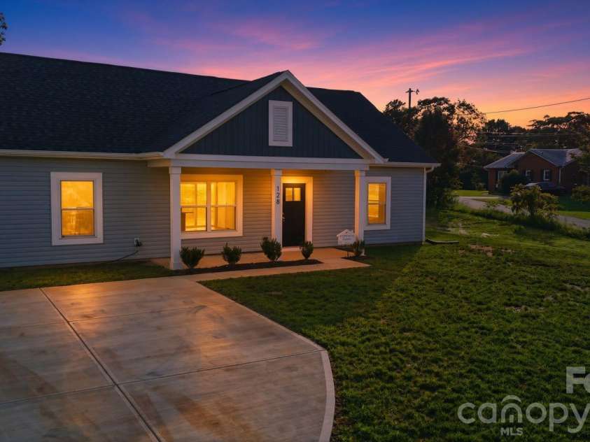 128 Main Street, Granite Falls, NC 28630.  MLS# CAR4420640, YatesRealty ID 5521. 