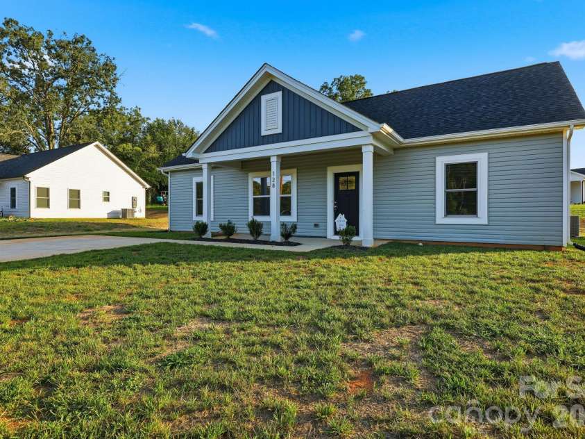 128 Main Street, Granite Falls, NC 28630.  MLS# CAR4420640, YatesRealty ID 5521. 