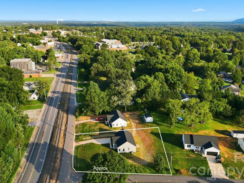 128 Main Street, Granite Falls, NC 28630.  MLS# CAR4420640, YatesRealty ID 5521. 