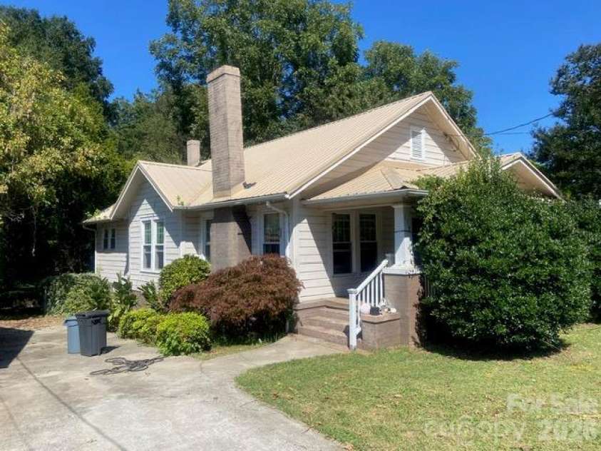115 BETHEL Street, Morganton, NC 28655.  MLS# CAR4430603, YatesRealty ID 55210. 