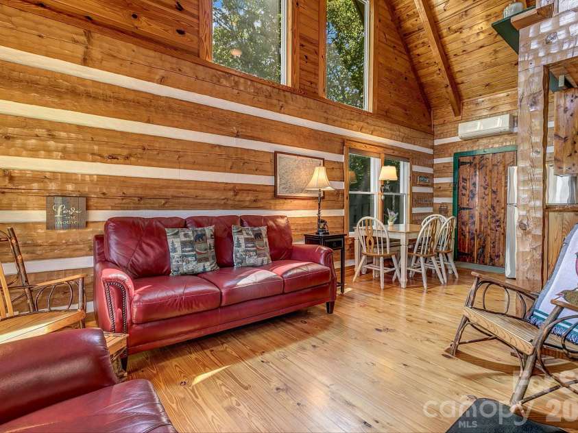 169 Laurel Creek Drive, Hendersonville, NC 28792.  MLS# CAR4431879, YatesRealty ID 55213. 