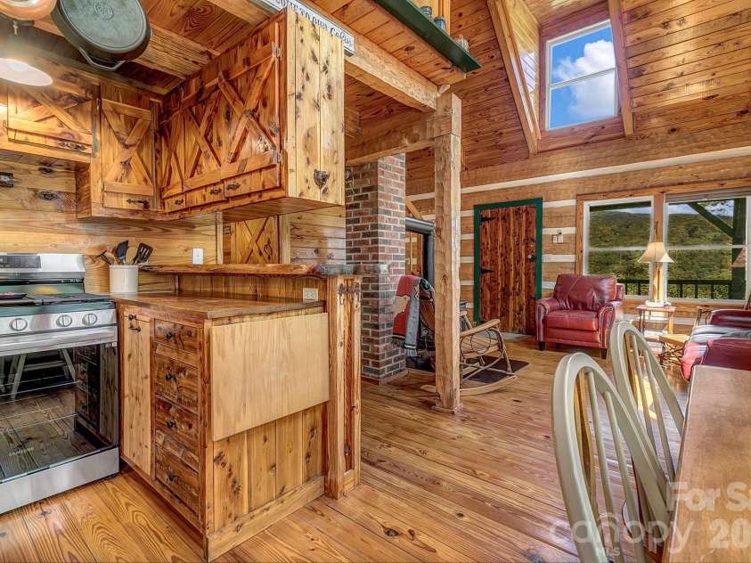 169 Laurel Creek Drive, Hendersonville, NC 28792.  MLS# CAR4431879, YatesRealty ID 55213. 