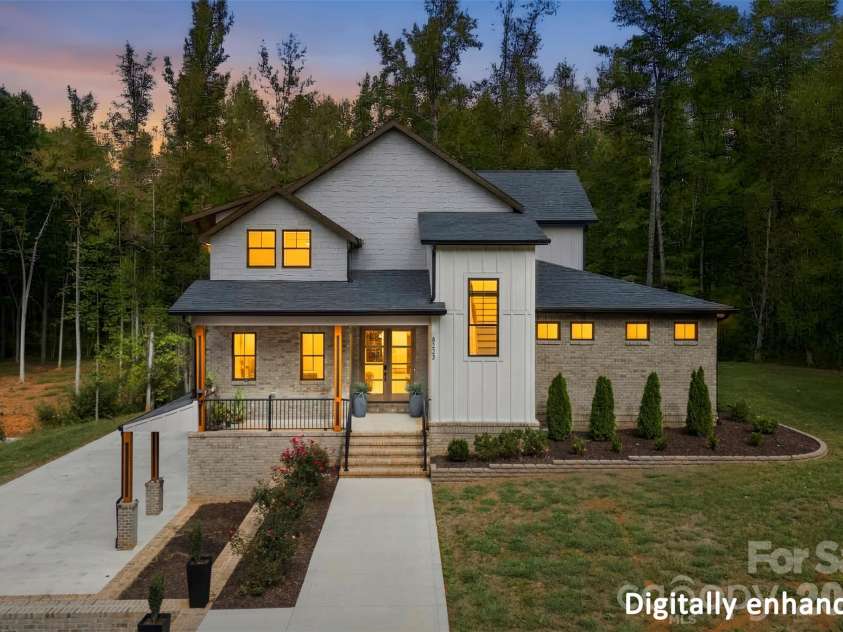 8223 Max Meadows Drive, Charlotte, NC 28227.  MLS# CAR4432295, YatesRealty ID 55214. 
