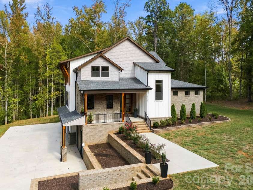 8223 Max Meadows Drive, Charlotte, NC 28227.  MLS# CAR4432295, YatesRealty ID 55214. 