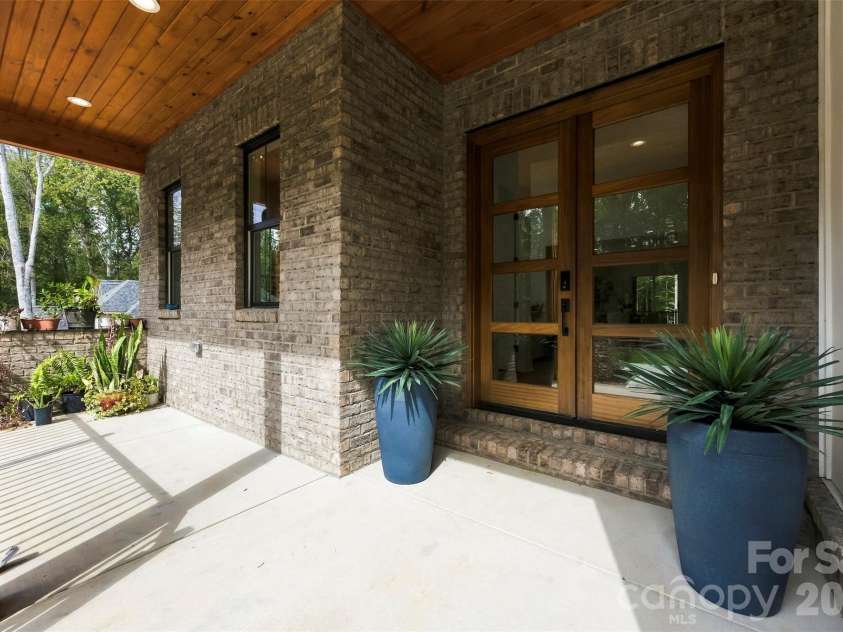 8223 Max Meadows Drive, Charlotte, NC 28227.  MLS# CAR4432295, YatesRealty ID 55214. 