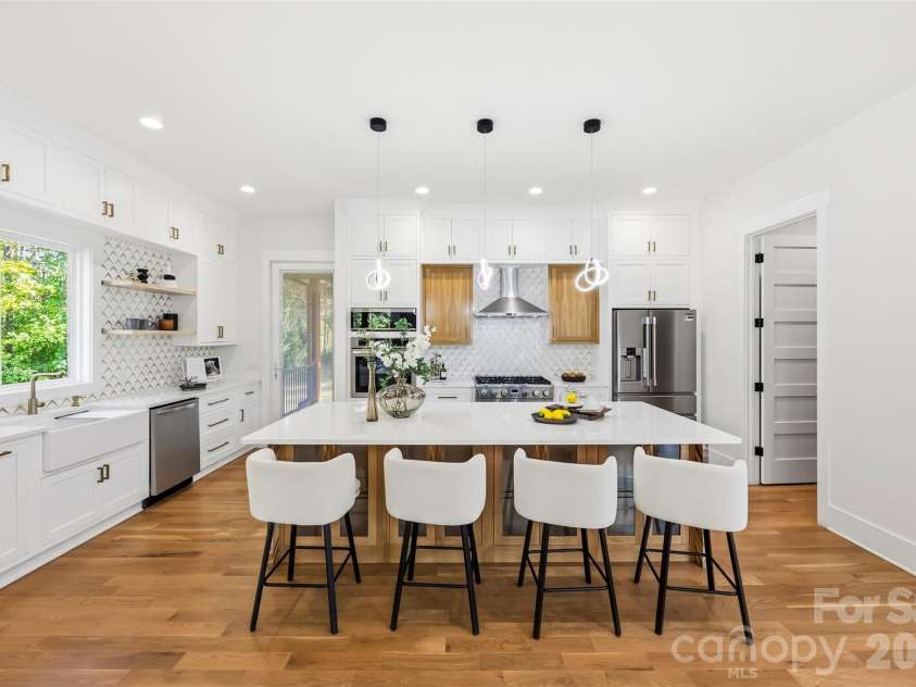 8223 Max Meadows Drive, Charlotte, NC 28227.  MLS# CAR4432295, YatesRealty ID 55214. 