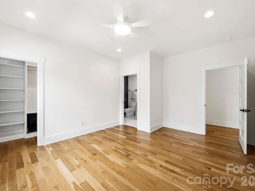 8223 Max Meadows Drive, Charlotte, NC 28227.  MLS# CAR4432295, YatesRealty ID 55214. 
