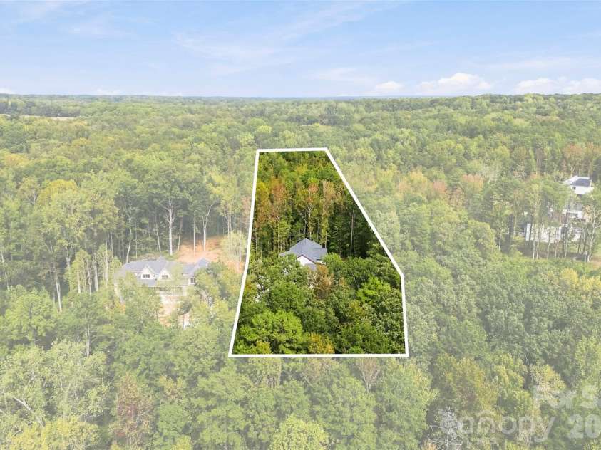 8223 Max Meadows Drive, Charlotte, NC 28227.  MLS# CAR4432295, YatesRealty ID 55214. 