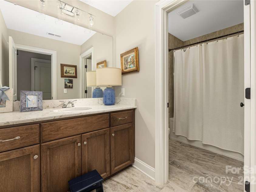 7982 Buena Vista Drive, Denver, NC 28037.  MLS# CAR4243628, YatesRealty ID 5522. 