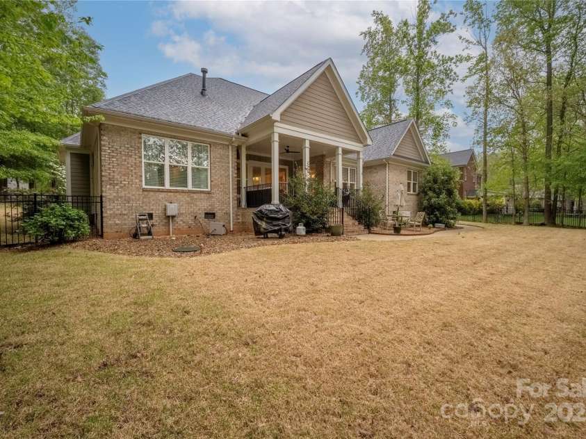 7982 Buena Vista Drive, Denver, NC 28037.  MLS# CAR4243628, YatesRealty ID 5522. 