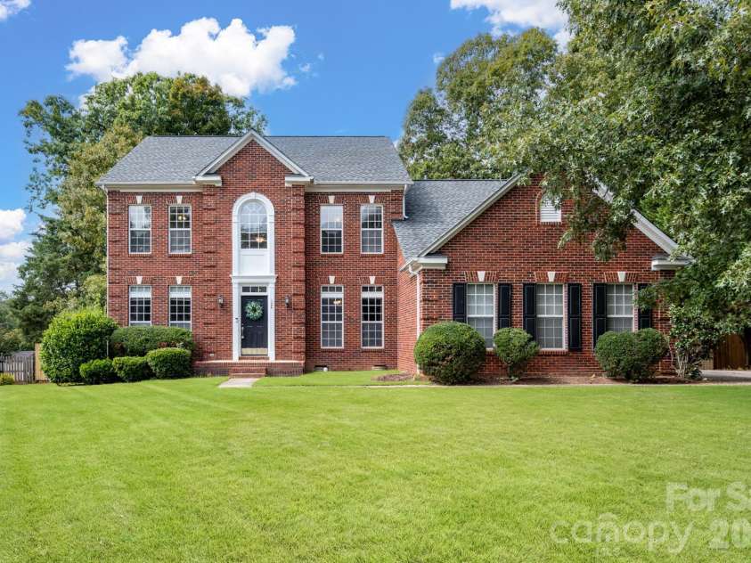 124 Doby Creek Court, Fort Mill, SC 29715.  MLS# CAR4424436, YatesRealty ID 55222. 