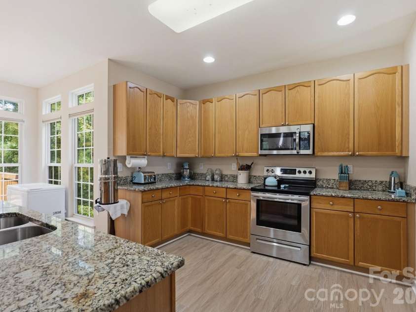 124 Doby Creek Court, Fort Mill, SC 29715.  MLS# CAR4424436, YatesRealty ID 55222. 