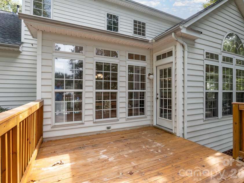 124 Doby Creek Court, Fort Mill, SC 29715.  MLS# CAR4424436, YatesRealty ID 55222. 