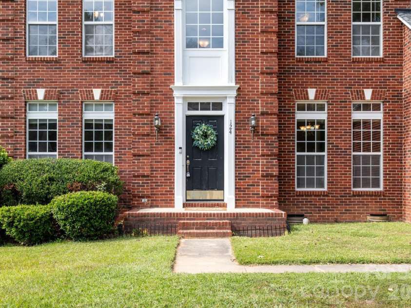 124 Doby Creek Court, Fort Mill, SC 29715.  MLS# CAR4424436, YatesRealty ID 55222. 