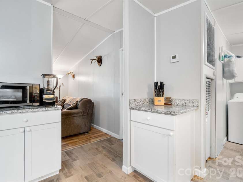 15810 Silver Road, Oakboro, NC 28129.  MLS# CAR4432319, YatesRealty ID 55223. Kitchen