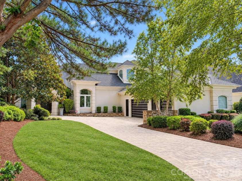 17532 Sail View Drive, Cornelius, NC 28031.  MLS# CAR4425901, YatesRealty ID 55227. 