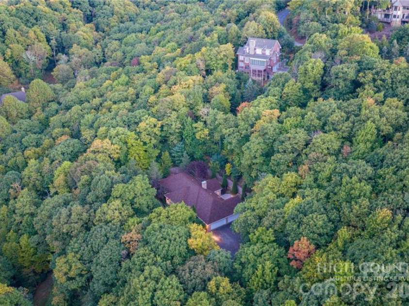 560 Greystone Drive, Boone, NC 28607.  MLS# CAR4432355, YatesRealty ID 55228. 
