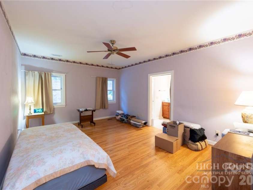 560 Greystone Drive, Boone, NC 28607.  MLS# CAR4432355, YatesRealty ID 55228. 