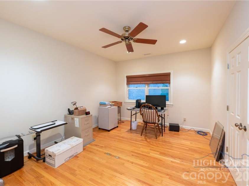 560 Greystone Drive, Boone, NC 28607.  MLS# CAR4432355, YatesRealty ID 55228. 