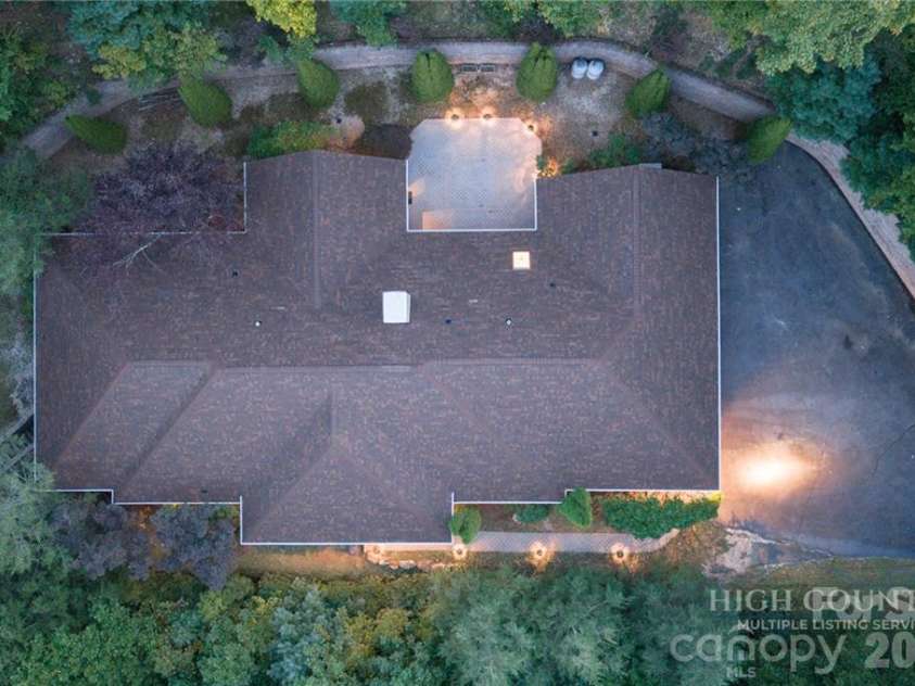 560 Greystone Drive, Boone, NC 28607.  MLS# CAR4432355, YatesRealty ID 55228. 