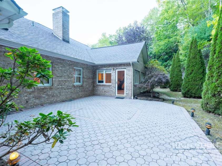 560 Greystone Drive, Boone, NC 28607.  MLS# CAR4432355, YatesRealty ID 55228. 
