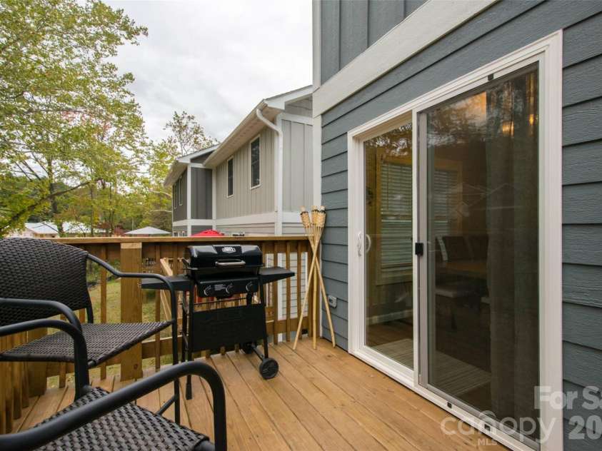 309 Jenna Clare Lane, Asheville, NC 28803.  MLS# CAR4428710, YatesRealty ID 55229. 