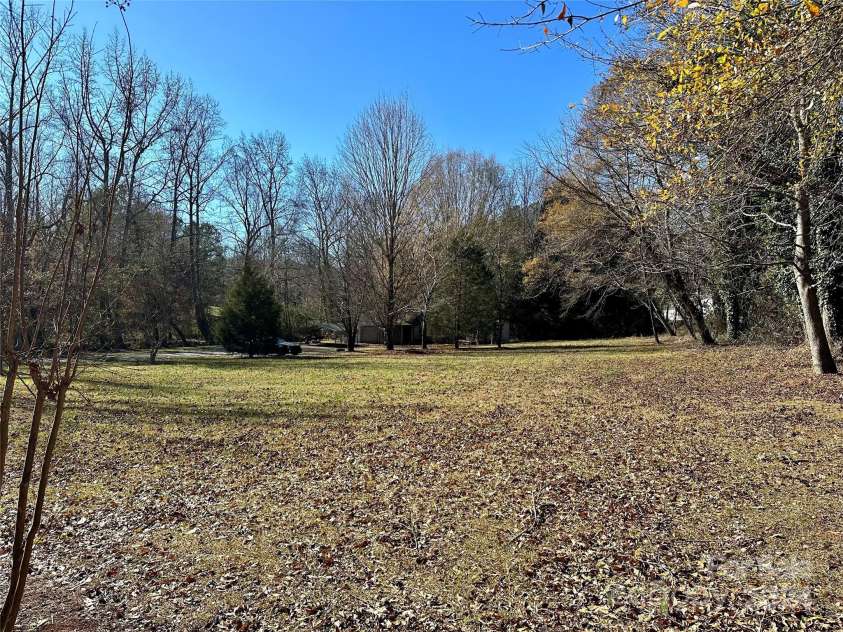 12 Hilltop Lane, Columbus, NC 28722.  MLS# CAR4203716, YatesRealty ID 5523. 