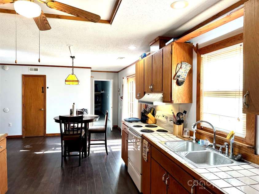 12 Hilltop Lane, Columbus, NC 28722.  MLS# CAR4203716, YatesRealty ID 5523. 