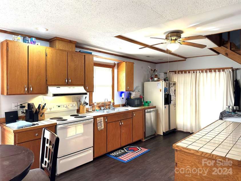 12 Hilltop Lane, Columbus, NC 28722.  MLS# CAR4203716, YatesRealty ID 5523. 