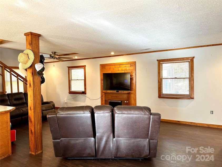 12 Hilltop Lane, Columbus, NC 28722.  MLS# CAR4203716, YatesRealty ID 5523. 