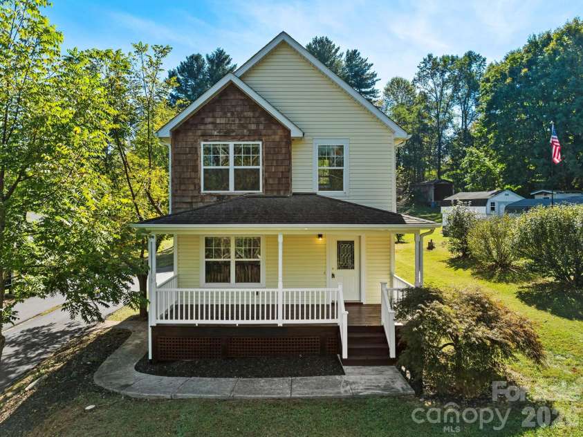 81 Crayton Road, Asheville, NC 28803.  MLS# CAR4432139, YatesRealty ID 55230. 
