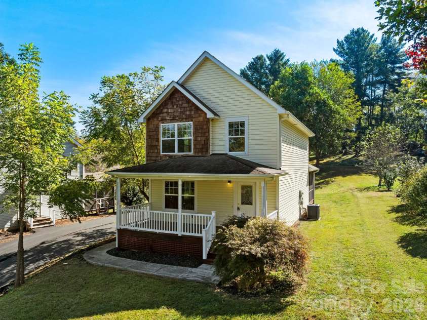 81 Crayton Road, Asheville, NC 28803.  MLS# CAR4432139, YatesRealty ID 55230. 