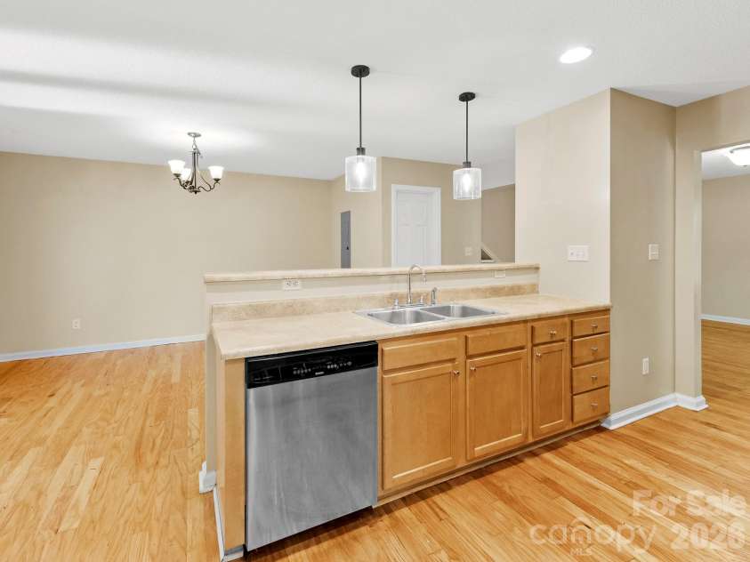 81 Crayton Road, Asheville, NC 28803.  MLS# CAR4432139, YatesRealty ID 55230. 