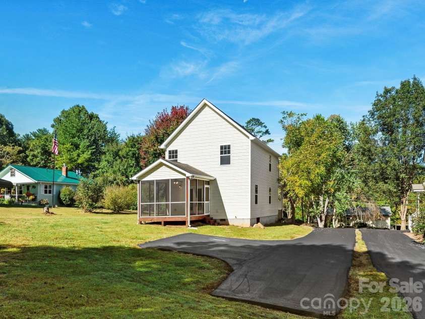 81 Crayton Road, Asheville, NC 28803.  MLS# CAR4432139, YatesRealty ID 55230. 