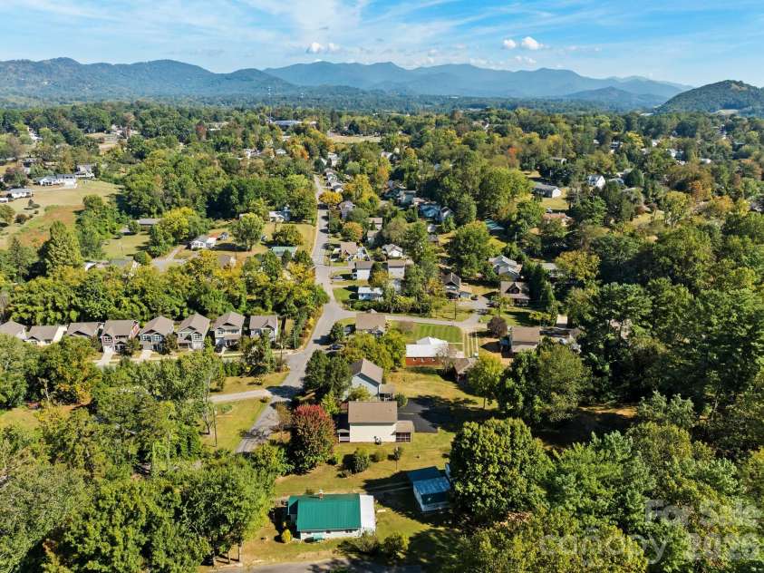 81 Crayton Road, Asheville, NC 28803.  MLS# CAR4432139, YatesRealty ID 55230. 