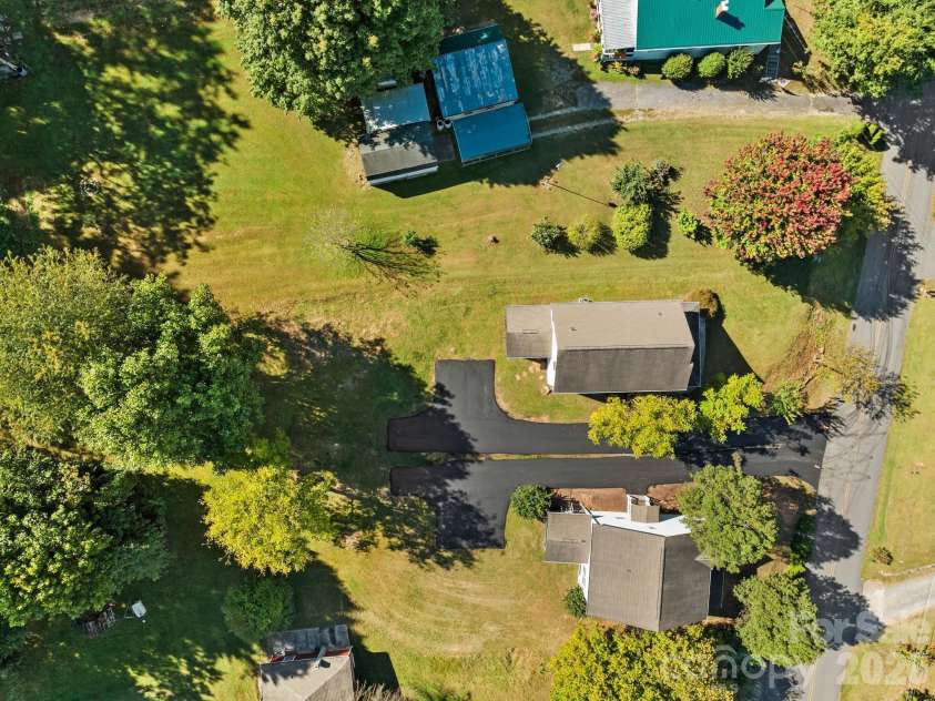 81 Crayton Road, Asheville, NC 28803.  MLS# CAR4432139, YatesRealty ID 55230. 