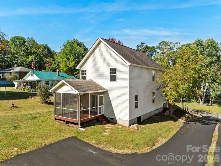 81 Crayton Road, Asheville, NC 28803.  MLS# CAR4432139, YatesRealty ID 55230. 