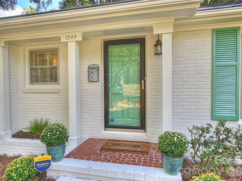 1344 Edgewater Drive, Charlotte, NC 28210.  MLS# CAR4431660, YatesRealty ID 55231. 